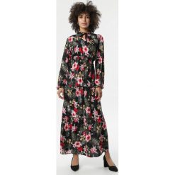 Czarna Sukienka Neamedanea. Czarne sukienki damskie Born2be, xl, z nadrukiem, eleganckie, z okrągłym kołnierzem, z długim rękawem, długie, midi. Za 69,99 zł.