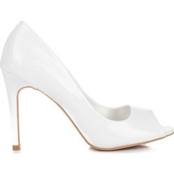 Czółenka: Lakierowane czółenka open toe LUCIANA