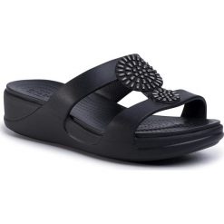 Klapki CROCS - Monterey Diamante Slponwdgw 206367 Black 001. Czarne klapki damskie Crocs, bez wzorów, z tworzywa sztucznego, bez obcasa. Za 199,00 zł.