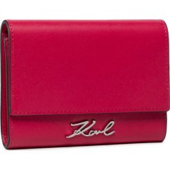Duży Portfel Damski KARL LAGERFELD - 201W3238 Fuchsia. Różowe portfele damskie KARL LAGERFELD, bez wzorów, ze skóry. W wyprzedaży za 459,00 zł.