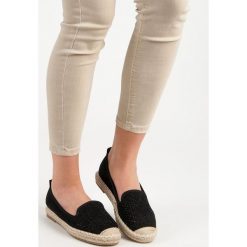 CZARNE AŻUROWE LORDSY. Czarne baleriny damskie LUCKY SHOES, bez obcasa. Za 49,90 zł.