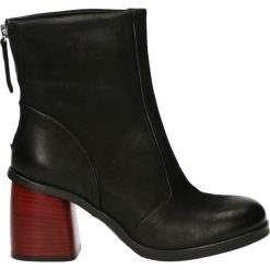 Botki - 4750 WAS NERO. Czarne botki damskie skórzane marki Venezia. Za 529,00 zł.
