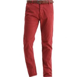 INDICODE JEANS VINICIUS PANT Chinosy tomato. Czerwone jeansy męskie marki INDICODE JEANS. Za 149,00 zł.