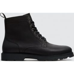 Czarne kozaki mod state. Czarne botki męskie marki Pull&Bear, bez zapięcia. Za 249,00 zł.