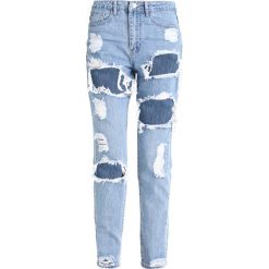Rurki damskie: Missguided RIOT HIGH RISE RIPPED MOM STONEWASH Jeansy Slim Fit stone