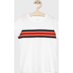 Name it - Top dziecięcy 122-164 cm. Białe bluzki dziewczęce marki Name it, z nadrukiem, z bawełny, z okrągłym kołnierzem, z krótkim rękawem, krótkie, bez kaptura. Za 39,90 zł.