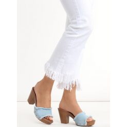 Jasnoniebieskie Klapki Anivia. Żółte klapki damskie marki Born2be, w paski, z denimu, bez obcasa, na obcasie. Za 49,99 zł.