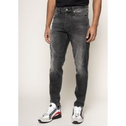 Jeansy Slim Fit G-Star Raw Citishield D14456-B455-B207. Czarne jeansy męskie G-Star RAW, m, bez wzorów, z elastanu, retro. W wyprzedaży za 559,00 zł.