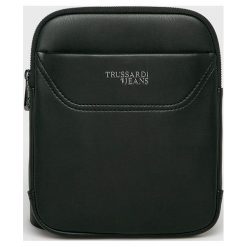 Trussardi Jeans - Saszetka. Czarne torby męskie skórzane Trussardi Jeans, w paski, z poliesteru, casualowe, na ramię, małe. Za 299,90 zł.