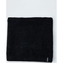 Ocieplany szalik w formie komina. Czarne szaliki męskie Pull&Bear. Za 69,90 zł.