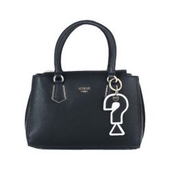 Guess Torebka Damska Czarny. Czarne torebki klasyczne damskie Guess, z aplikacjami, bez dodatków. W wyprzedaży za 524,00 zł.