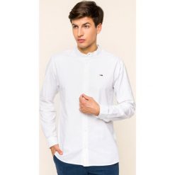 Koszula Tommy Jeans Mao Collar DM0DM07129. Białe koszule męskie Tommy Jeans, xl, bez wzorów, z elastanu, casualowe, bez kołnierzyka, bez rękawów. W wyprzedaży za 199,00 zł.