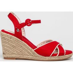 Pepe Jeans - Sandały Shark Plain. Czarne koturny damskie Pepe Jeans, bez obcasa, na obcasie, na klamry. W wyprzedaży za 129,90 zł.