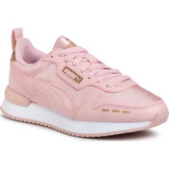 Sneakersy PUMA - R78 Wn's Metallic 374739 03 Peachskin/Puma Team Gold. Różowe półbuty damskie Puma, ze skóry ekologicznej. Za 279,99 zł.