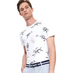 T-shirt z nadrukiem w kwiaty. Białe t-shirty męskie Top Secret, na lato, xxl, z nadrukiem, z dzianiny, bez kołnierzyka, krótkie. W wyprzedaży za 24,99 zł.