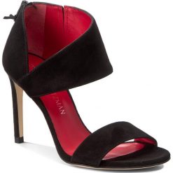 Rzymianki damskie: Sandały STUART WEITZMAN – Getonup Black Suede