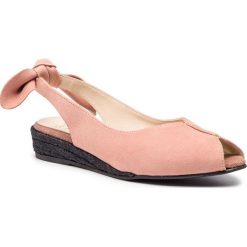 Espadryle TONI PONS - Diva-A Nude. Różowe espadryle damskie Toni Pons, z aplikacjami, ze skóry, bez obcasa, na obcasie. W wyprzedaży za 239,00 zł.