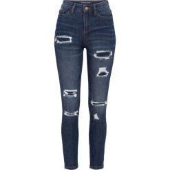 Dżinsy SKINNY z ozdobnymi przetarciami bonprix ciemny denim. Niebieskie jeansy damskie bonprix. Za 109,99 zł.