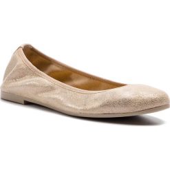 Baleriny TAMARIS - 1-22128-22 Champagne Met. 192. Żółte baleriny damskie Tamaris, bez wzorów, z zamszu, bez obcasa, na płaskiej podeszwie. Za 169,90 zł.