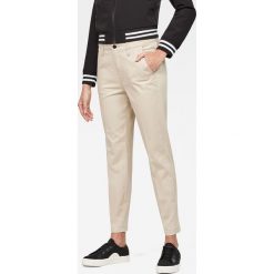G-Star Raw - Spodnie 5488 Bronson. Pomarańczowe jeansy damskie G-Star RAW. W wyprzedaży za 219,90 zł.