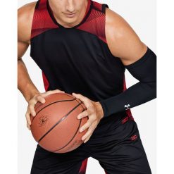 Under Armour SC30™ Elevated Podkoszulek Czarny. Czarne podkoszulki męskie Under Armour, xl, bez wzorów, z poliesteru, bez rękawów. Za 240,95 zł.