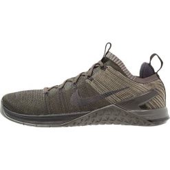 Nike Performance METCON DSX FLYKNIT 2 Obuwie treningowe dark stucco/black. Szare buty sportowe męskie marki Nike Performance, z tworzywa sztucznego, bez zapięcia. Za 629,00 zł.