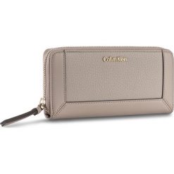 Portfele damskie: Duży Portfel Damski CALVIN KLEIN BLACK LABEL – Carri3 Large Ziparound K60K602087 094