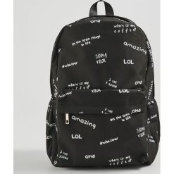 Plecak z napisami - Czarny. Czarne plecaki damskie Sinsay, z napisami. Za 39,99 zł.