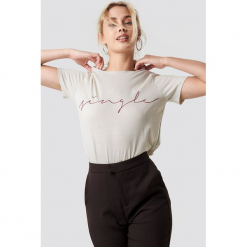 NA-KD Trend T-shirt basic Single - Beige. Białe t-shirty damskie marki NA-KD Trend, z nadrukiem, z jersey, z okrągłym kołnierzem. Za 72,95 zł.