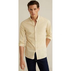 Mango Man - Koszula Java. Żółte koszule męskie Mango Man, s, bez wzorów, z bawełny, button down, z długim rękawem. W wyprzedaży za 89,90 zł.