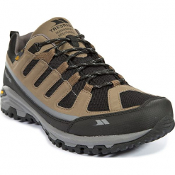Buty turystyczne w kolorze jasnobrązoym. Brązowe buty trekkingowe męskie Trespass Shoes & Accessoires, z materiału. W wyprzedaży za 239,95 zł.