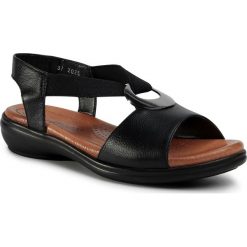 Sandały GO SOFT - WI16-957-07 Black. Czarne klapki damskie GO SOFT, bez wzorów, ze skóry, bez obcasa. Za 129,99 zł.