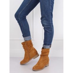 Botki na ukrytym koturnie miodowe NC838 CAMEL. Pomarańczowe koturny damskie obuwie damskie, bez obcasa, na koturnie, na zamek. Za 125,09 zł.