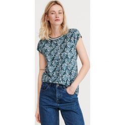 Wzorzysty T-shirt - Khaki. Brązowe t-shirty damskie Reserved, s, bez wzorów, bez kołnierzyka. Za 39,99 zł.