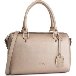Torebka LIU JO - M Satchel N19010 E0087 Gold 00529. Żółte torebki klasyczne damskie Liu Jo, bez wzorów, ze skóry ekologicznej, klasyczne, bez dodatków. Za 599,00 zł.