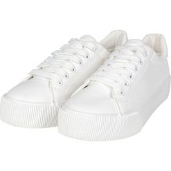 Urban Classics Plateau Sneaker Buty sportowe biały. Białe buty sportowe damskie Urban Classics, z aplikacjami. Za 79,90 zł.