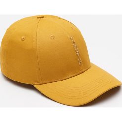 Czapka z haftem -. Czapki damskie House, z haftami. Za 29,99 zł.