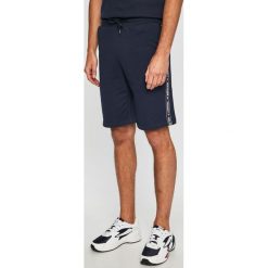 Tommy Hilfiger - Szorty. Niebieskie spodenki i szorty męskie TOMMY HILFIGER, m, bez wzorów, z bawełny, casualowe. Za 229,90 zł.