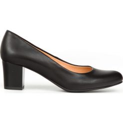 Czółenka na 6 cm słupku - skóra naturalna - model 742 - kolor czarny. Czarne czółenka damskie Zapato, bez wzorów, ze skóry, bez obcasa, na słupku. Za 319,00 zł.