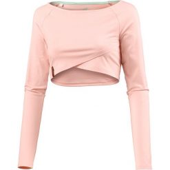 Koszulka w kolorze jasnoróżowym. Różowe koszulki damskie Street & Sports Wear, l, bez wzorów, bez kołnierzyka. W wyprzedaży za 55,95 zł.
