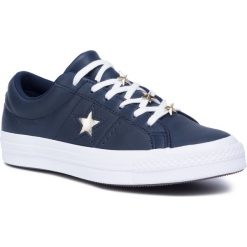 Tenisówki CONVERSE - One Star Ox 165021C Obsidian/Light Gold/White. Niebieskie półbuty damskie Converse, z aplikacjami, ze skóry, bez zapięcia. W wyprzedaży za 249,00 zł.