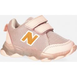 Różowe buty sportowe na rzep casu 204/14m. Różowe buty dziewczęce sportowe Casu, bez wzorów, bez zapięcia. Za 49,99 zł.