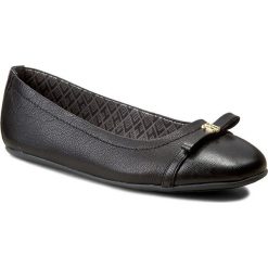 Baleriny TOMMY HILFIGER - Dana 10C1 FG56821870 M Black 990. Czarne baleriny dziewczęce TOMMY HILFIGER, ze skóry ekologicznej, na wysokim obcasie. W wyprzedaży za 179,00 zł.