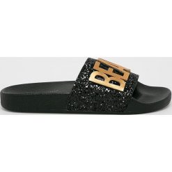 TheWhiteBrand - Klapki. Czarne klapki damskie TheWhiteBrand, bez wzorów, ze skóry, bez obcasa, na obcasie. W wyprzedaży za 129,90 zł.