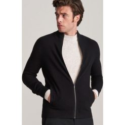 Rozpinany sweter ze stójką - Czarny. Czarne swetry męskie Reserved, s, bez wzorów, ze stójką, bez kaptura. Za 139,99 zł.