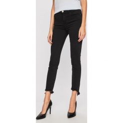 Pinko - Jeansy. Czarne jeansy damskie Pinko. W wyprzedaży za 479,90 zł.