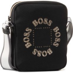 Saszetka BOSS - Pixel Tl 50428663 001. Czarne torby męskie skórzane Boss, bez wzorów, z materiału, młodzieżowe. W wyprzedaży za 339,00 zł.