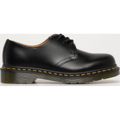Dr. Martens - Półbuty skórzane 1461. Czarne mokasyny damskie Dr. Martens, ze skóry, na obcasie. Za 679,90 zł.