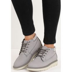 Szare Traperki Great Deal. Szare buty zimowe damskie Born2be, z okrągłym noskiem, na niskim obcasie. Za 89,99 zł.