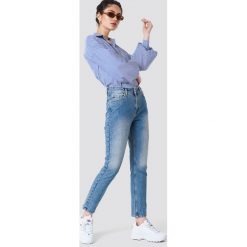 NA-KD Trend Jeansy z klasycznym wykończeniem - Blue. Niebieskie boyfriendy damskie NA-KD Trend, z denimu. Za 161,95 zł.